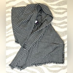 Houndstooth Blanket Scarf || OS